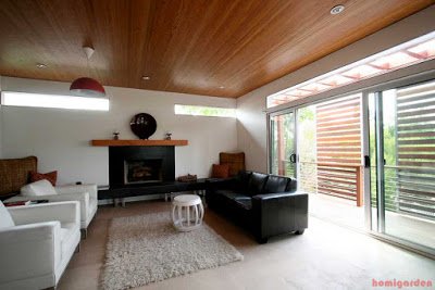 Livingroom, Vaulted ceiling of recycled wood
