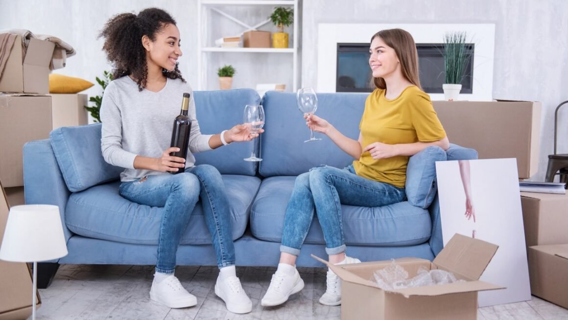 Top 8 Roommate Finder Portals to Find a Roommate 2020