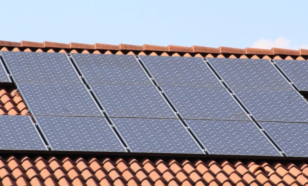 fact-or-fiction-can-solar-panels-damage-your-roof