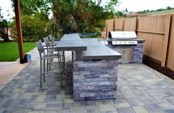 How Do You Make an Outdoor Stone Bar?