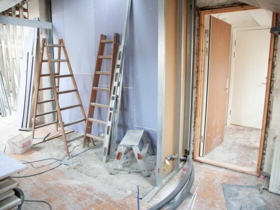 featured image - Navigating Home Remodeling: Top 10 Factors to Consider When Hiring a Contractor